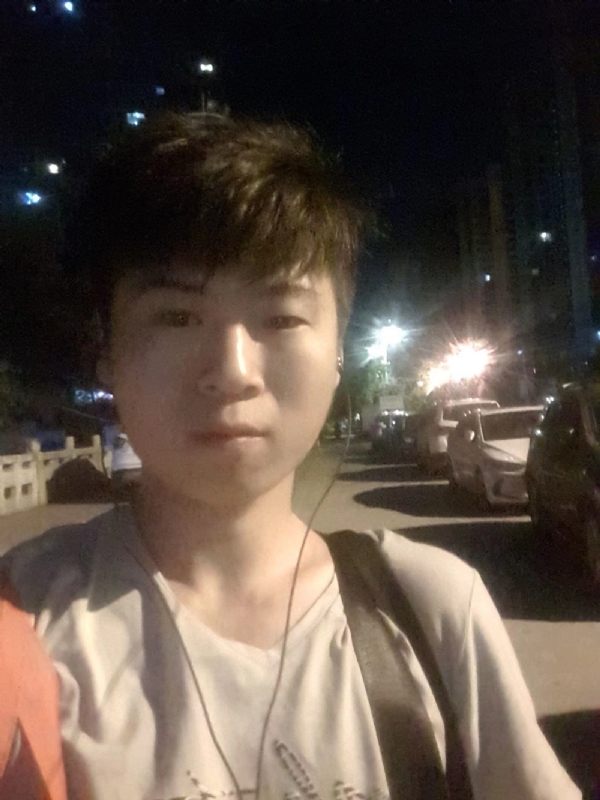 流星的瞬间的第一张照片--莆田婚介网