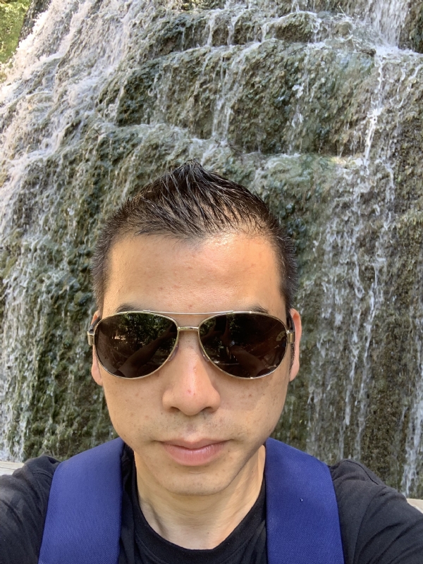高兴的第二张照片--莆田婚介网
