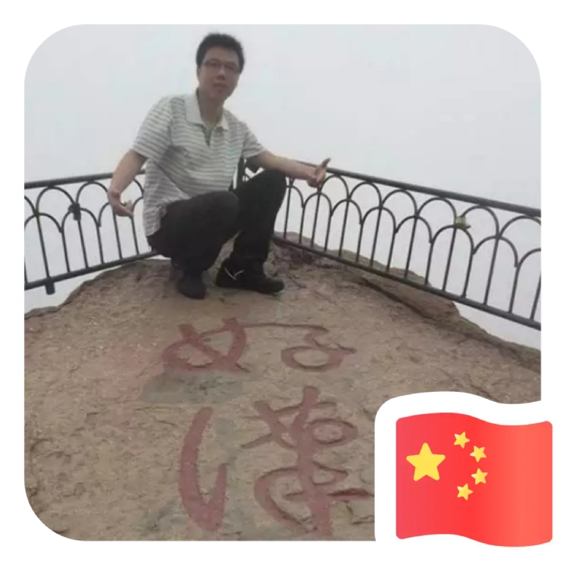 一只小虎牙的第一张照片--莆田婚介网