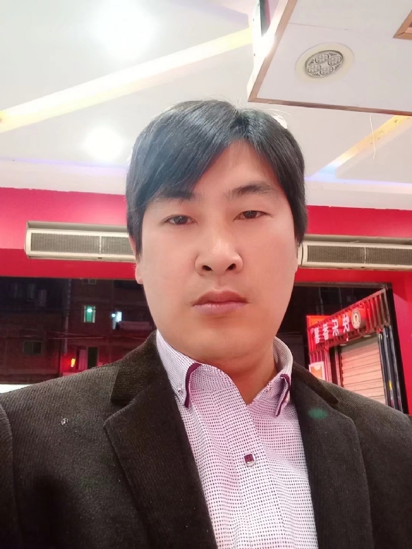 奔跑的第二张照片--莆田婚介网