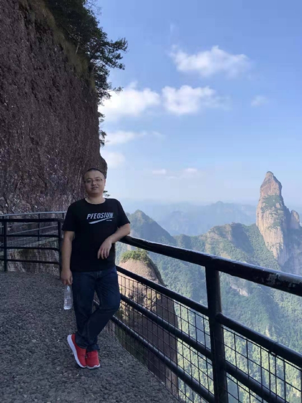 不杵于物的第一张照片--莆田婚介网
