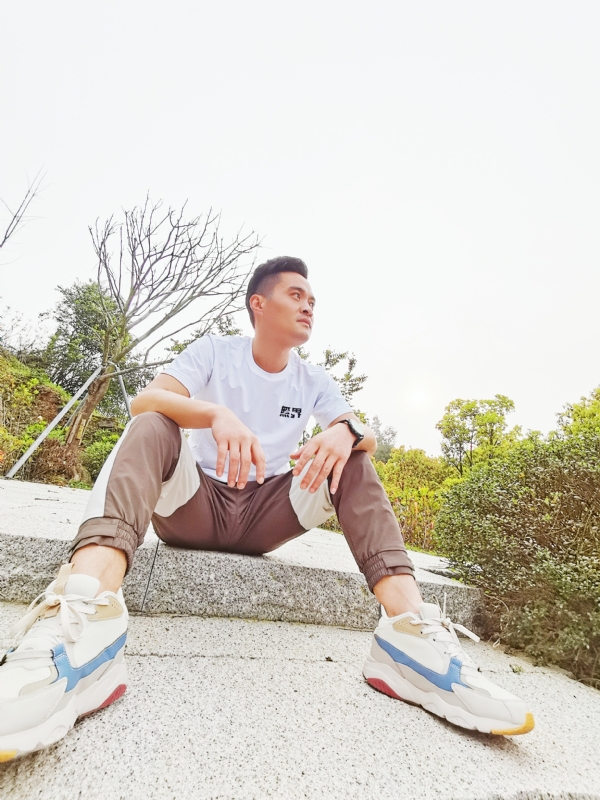 一个人，干净利落的第一张照片--莆田婚介网
