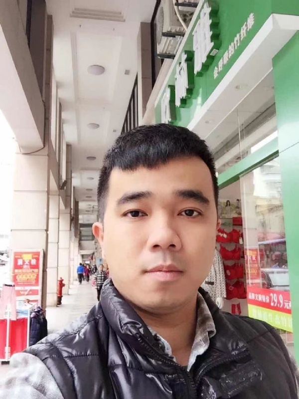 小小怪兽的第一张照片--莆田婚介网